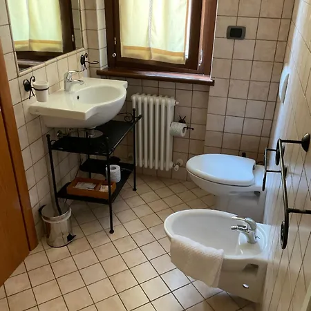 Il Castagno 3* Монтемонако