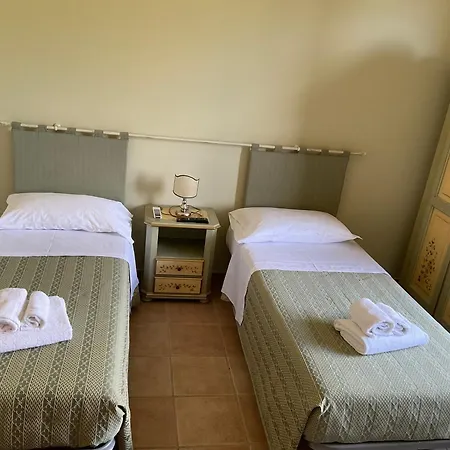 Il Castagno فندق مبيت وإفطار مونتيموناكو